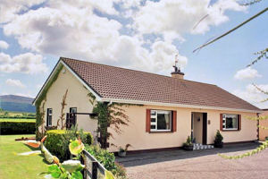 Holiday Cottage Reviews for DERRYCLOONEY LODGE - Holiday Cottage in Cashel, Tipperary