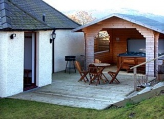 Holiday Cottage Reviews for Hot Tub Holidays - Cottage Holiday in Cupar, Fife