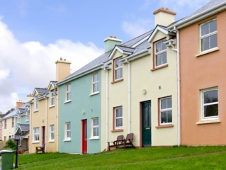 Holiday Cottage Reviews for Pier Holiday Home - Cottage Holiday in  County Cork, Cork