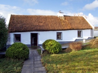 Holiday Cottage Reviews for The Thatched Cottage - Cottage Holiday in  County Mayo, Mayo