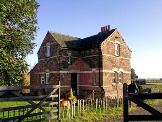 Holiday Cottage Reviews for Crossing Cottage - Self Catering in Throckenholt, Cambridgeshire