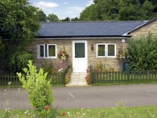 Holiday Cottage Reviews for Little Lodge 2 - Self Catering in Bylaugh, Norfolk