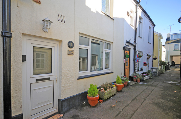 Holiday Cottage Reviews for Buoys Cottage - Self Catering in Shaldon, Devon