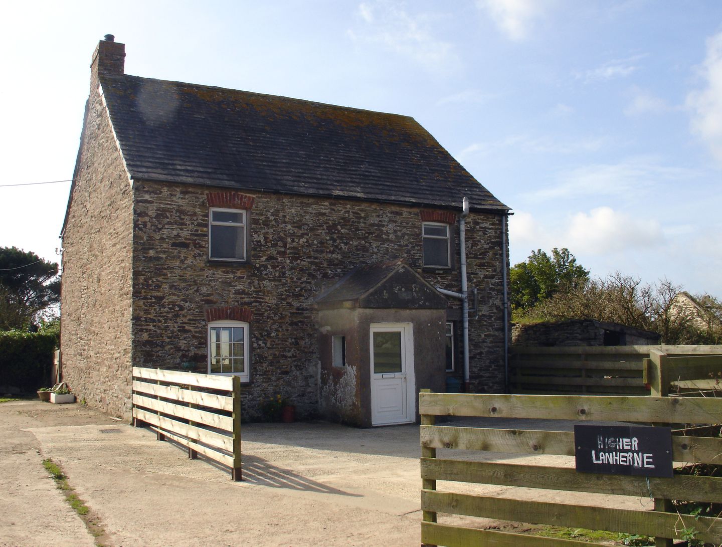 Holiday Cottage Reviews for Higher Lanherne Farm - Self Catering in Mawgan Porth, Cornwall inc Scilly