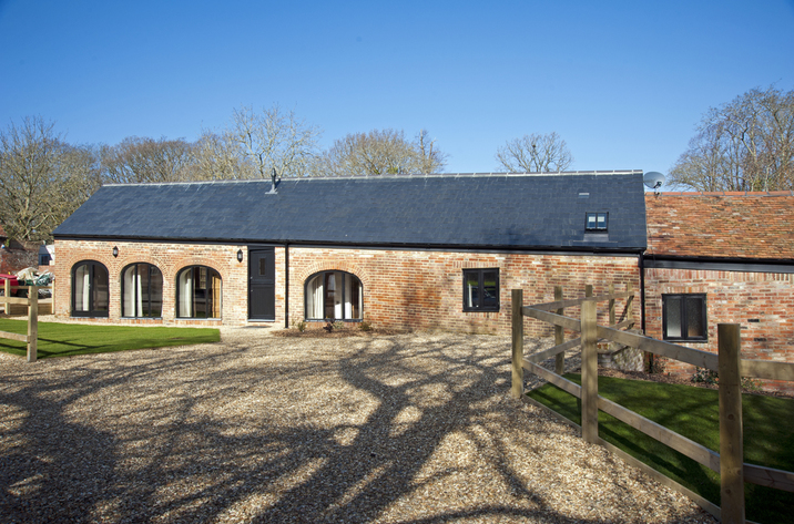 Holiday Cottage Reviews for Oak Barn, Fernhill Farm - Self Catering Property in Wootton Bridge, Isle of Wight