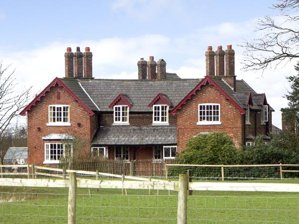 Holiday Cottage Reviews for Dairy Apartment 1 - Holiday Cottage in Tatton Park, Cheshire