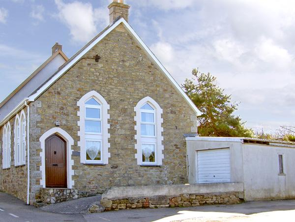 Holiday Cottage Reviews for The Olde Sunday School - Self Catering in Newquay, Cornwall inc Scilly
