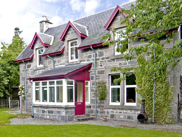 Holiday Cottage Reviews for Woodlands - Holiday Cottage in Newtonmore, Highlands