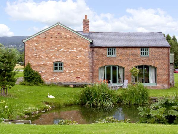 Holiday Cottage Reviews for The Coach House - Holiday Cottage in Bodfari, Denbighshire