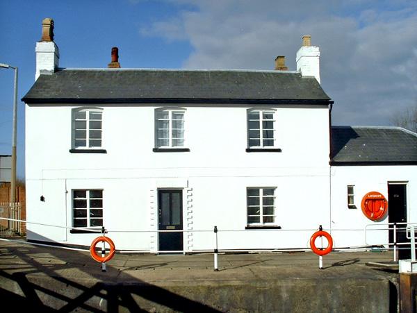 Holiday Cottage Reviews for The Lock House - Holiday Cottage in Gloucester, Gloucestershire