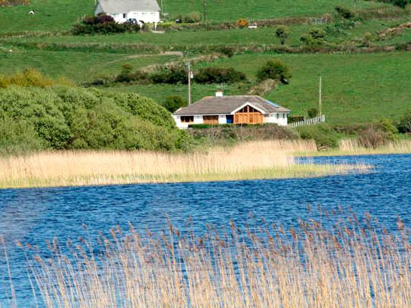 Holiday Cottage Reviews for Lakeside - Cottage Holiday in Broadford, Clare