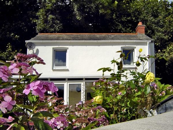 Holiday Cottage Reviews for Coachman's Cottage - Self Catering Property in Pentewan, Cornwall inc Scilly