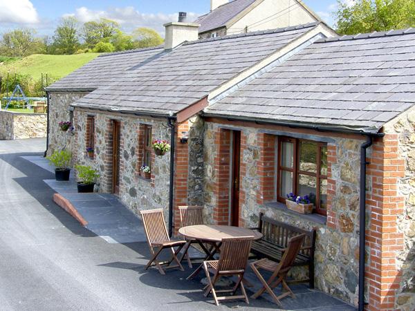 Holiday Cottage Reviews for Penrallt Cottage - Self Catering in Y Felinheli, Gwynedd