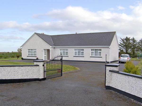 Holiday Cottage Reviews for Dromore West Cottage - Self Catering in Dromore West, Sligo