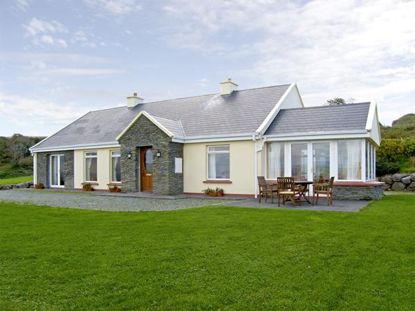 Holiday Cottage Reviews for Lough Currane Cottage - Self Catering in Waterville, Kerry