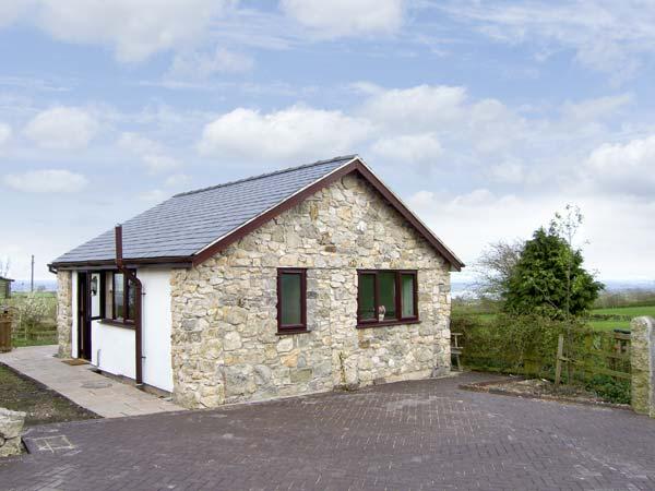 Holiday Cottage Reviews for Dolphin Bach - Holiday Cottage in Holywell, Flintshire
