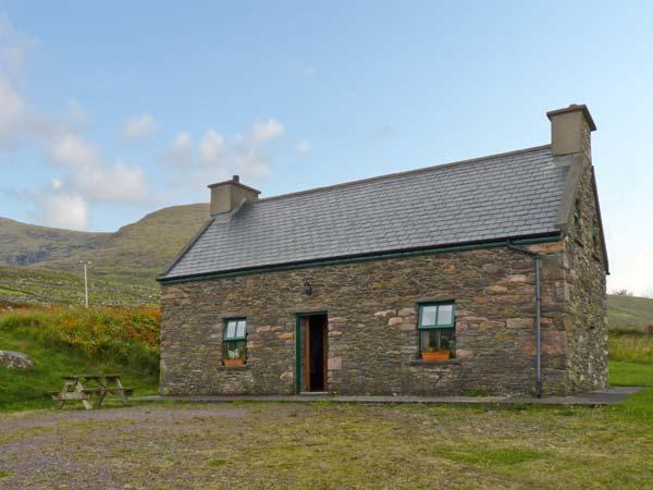 Holiday Cottage Reviews for An Nead - Self Catering Property in Dingle, Kerry