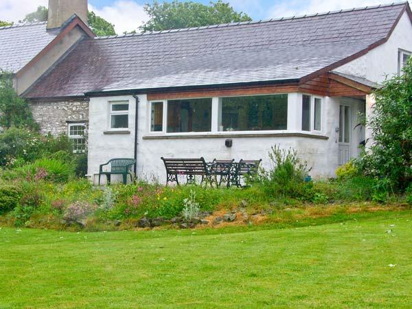 Holiday Cottage Reviews for Morfa Isaf Farm - Self Catering Property in Llangrannog, Ceredigion