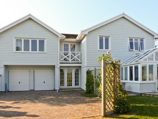 Holiday Cottage Reviews for Chartfield - Self Catering Property in Yarmouth, Isle of Wight