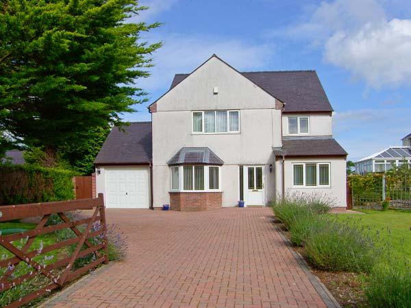 Holiday Cottage Reviews for The Meadows - Cottage Holiday in Pentraeth, Isle of Anglesey