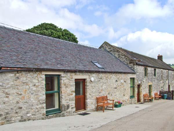 Holiday Cottage Reviews for Dover Barn - Cottage Holiday in Parwich, Derbyshire