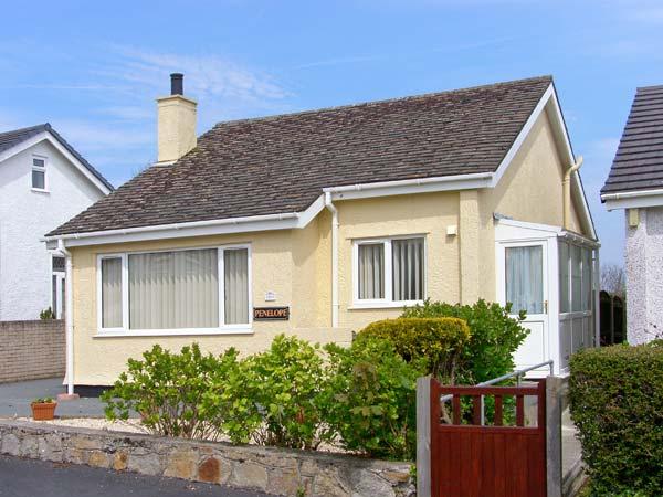 Holiday Cottage Reviews for Penelope - Self Catering in Benllech, Isle of Anglesey