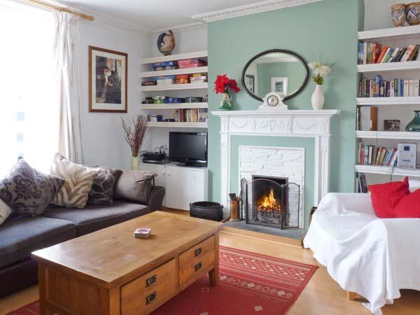 Holiday Cottage Reviews for The Old Bank House - Holiday Cottage in Mevagissey, Cornwall Inc Scilly