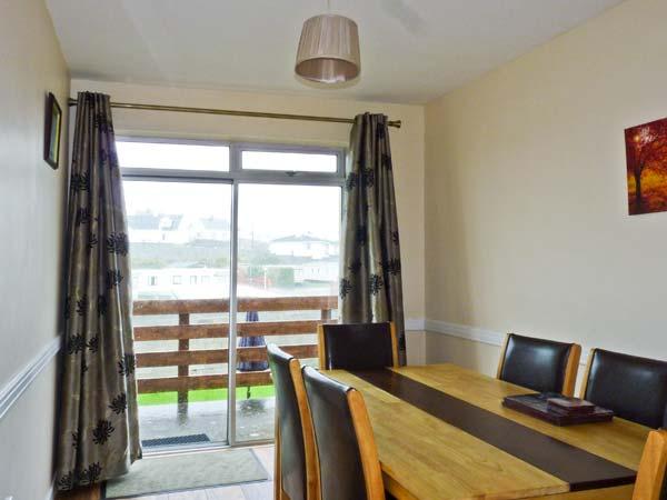 Holiday Cottage Reviews for 9 Linden Grove - Self Catering in Canterbury, Kent