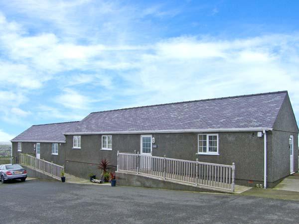 Holiday Cottage Reviews for Ash Cottage - Holiday Cottage in Penysarn, Isle of Anglesey