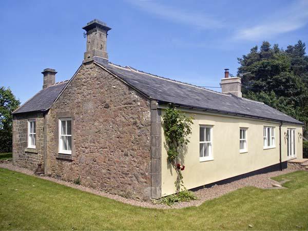 Holiday Cottage Reviews for The Lake Cottage - Self Catering in Belford, Northumberland