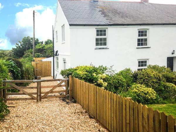 Holiday Cottage Reviews for Appledore Cottage - Holiday Cottage in Porthtowan, Cornwall inc Scilly