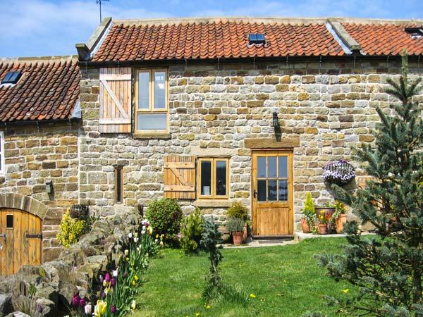 Holiday Cottage Reviews for Honey Bee Cottage - Self Catering in Staintondale, North Yorkshire
