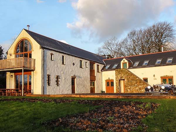Holiday Cottage Reviews for Four-Acres Barn - Self Catering in Narberth, Pembrokeshire