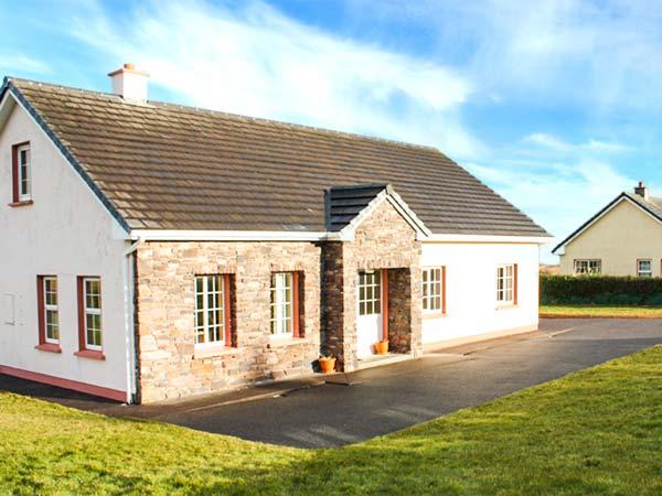 Holiday Cottage Reviews for Fuchsia Lodge - Holiday Cottage in Ballyferriter, Kerry