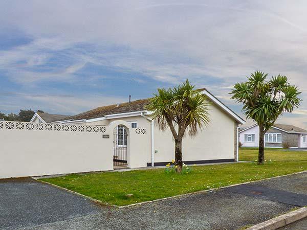 Holiday Cottage Reviews for The Old Farmhouse - Self Catering in Par, Cornwall inc Scilly