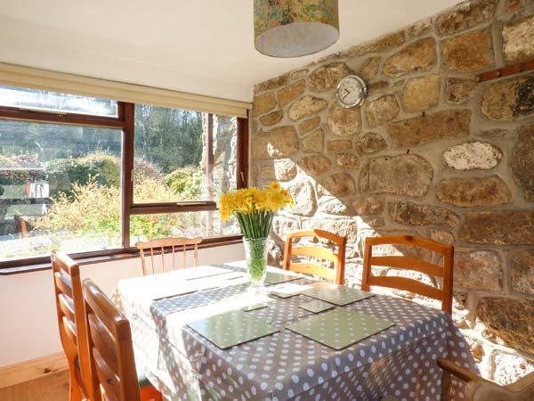 Holiday Cottage Reviews for Roan Cottage - Self Catering in Royal Wootton Bassett, Wiltshire