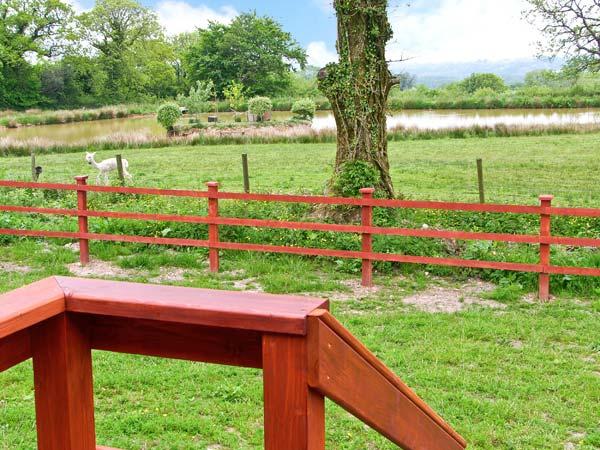 Holiday Cottage Reviews for The Leat - Holiday Cottage in St Blazey, Cornwall inc Scilly