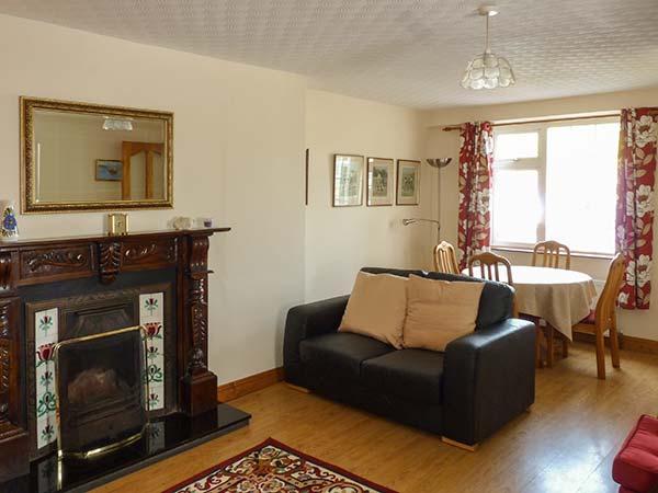 Holiday Cottage Reviews for 4 McNeela Terrace - Self Catering Property in Westport, Mayo