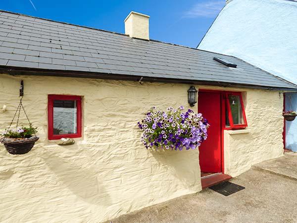 Holiday Cottage Reviews for Tides - Self Catering in Benllech, Isle of Anglesey