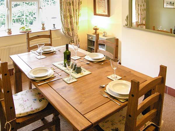Holiday Cottage Reviews for 44 Lower Lake - Self Catering in Battle, East Sussex