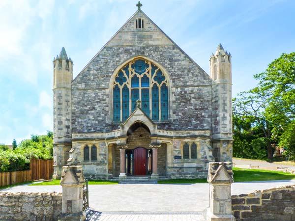 Holiday Cottage Reviews for 1 Church House - Cottage Holiday in Totland, Isle of Wight