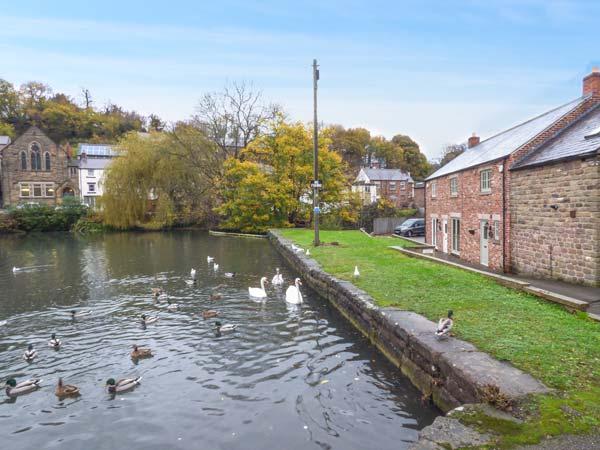 Holiday Cottage Reviews for Smithy Cottage on the Mill Pond - Cottage Holiday in Cromford, Derbyshire