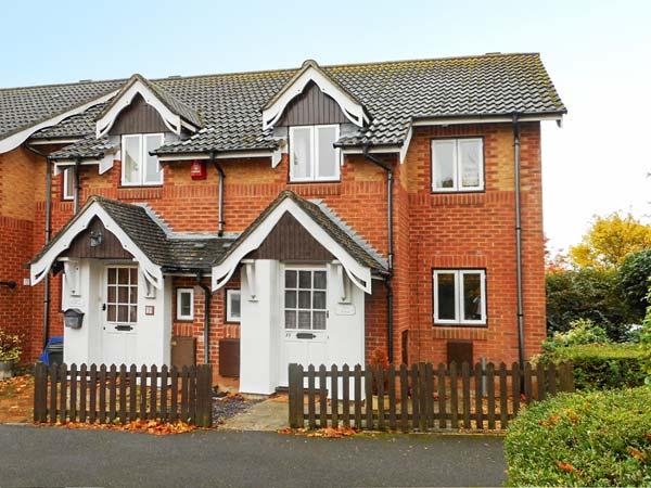 Holiday Cottage Reviews for Rowan Cottage - Self Catering in Barton On Sea, Hampshire