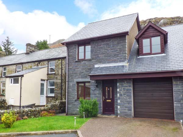 Holiday Cottage Reviews for Bwthyn yr Ysgol - Self Catering in Manod, Gwynedd