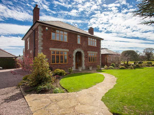 Holiday Cottage Reviews for The Oaks - Self Catering Property in Mold, Flintshire
