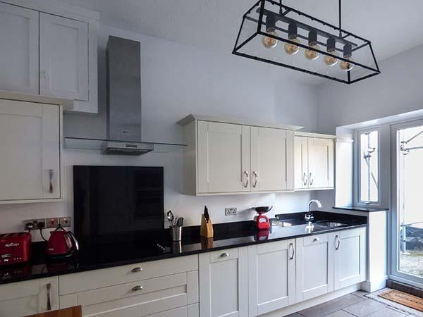 Holiday Cottage Reviews for School House - Cottage Holiday in Scarborough, North Yorkshire