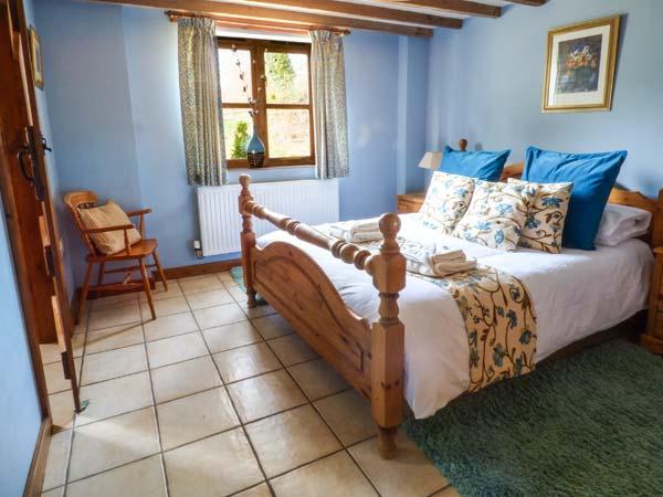 Holiday Cottage Reviews for Whalebone Cottage - Cottage Holiday in Whitby, North Yorkshire