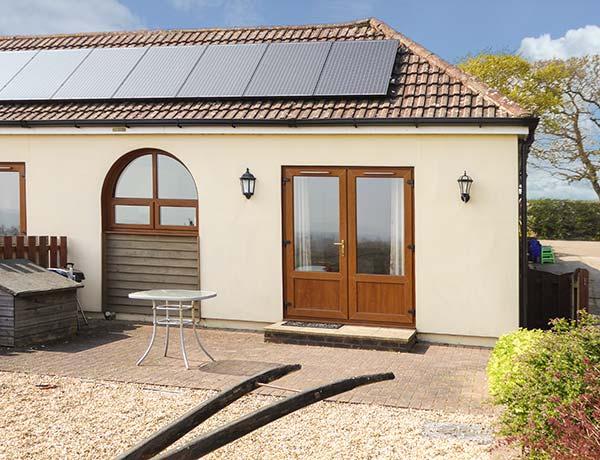 Holiday Cottage Reviews for 2 The Stables - Self Catering in Ryde, Isle of Wight
