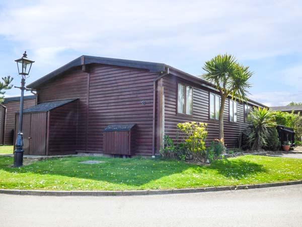 Holiday Cottage Reviews for Rosy Lodge - Cottage Holiday in Lymington, Hampshire