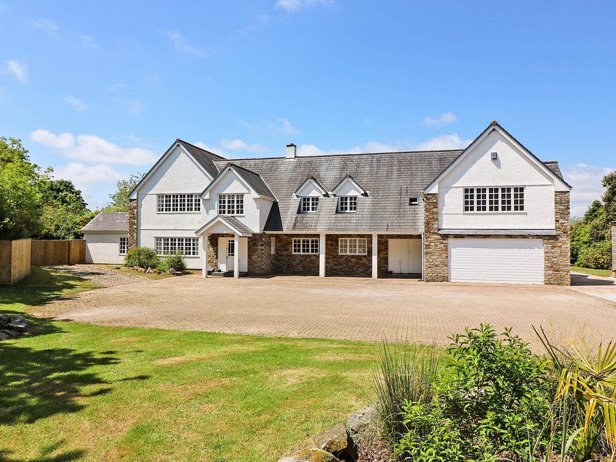 Waterside Country house
